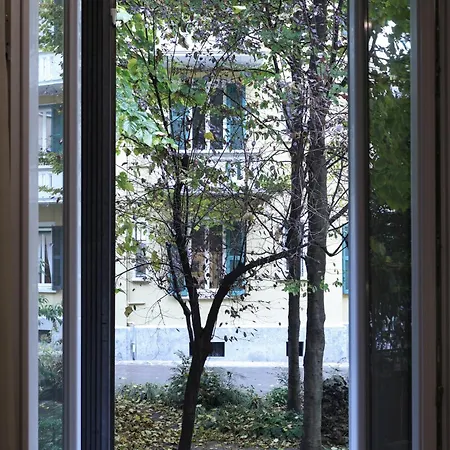 La Petite Gae Aulenti Milán